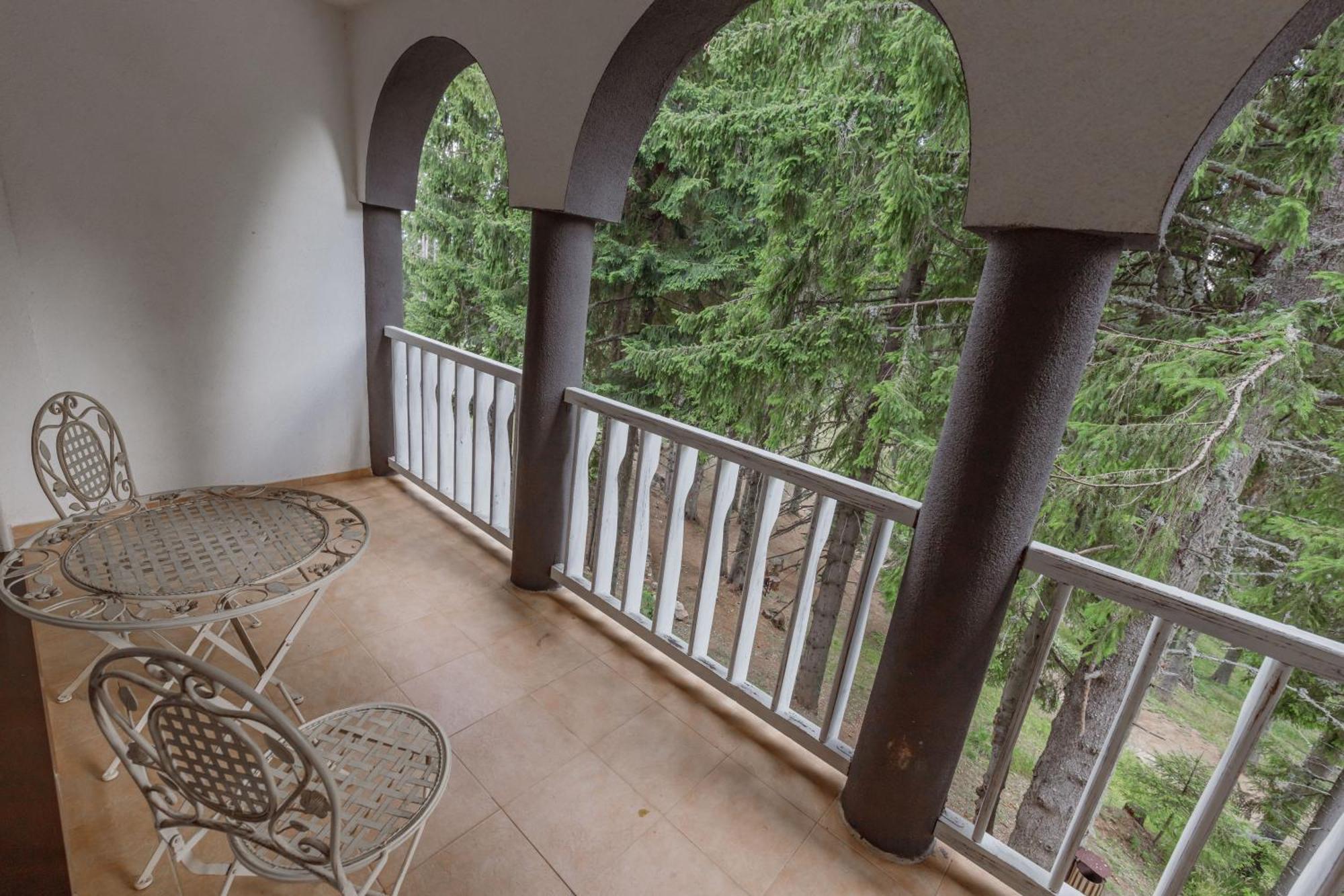 Monastery 2 Aparthotel ปอมโปโรโว ภายนอก รูปภาพ