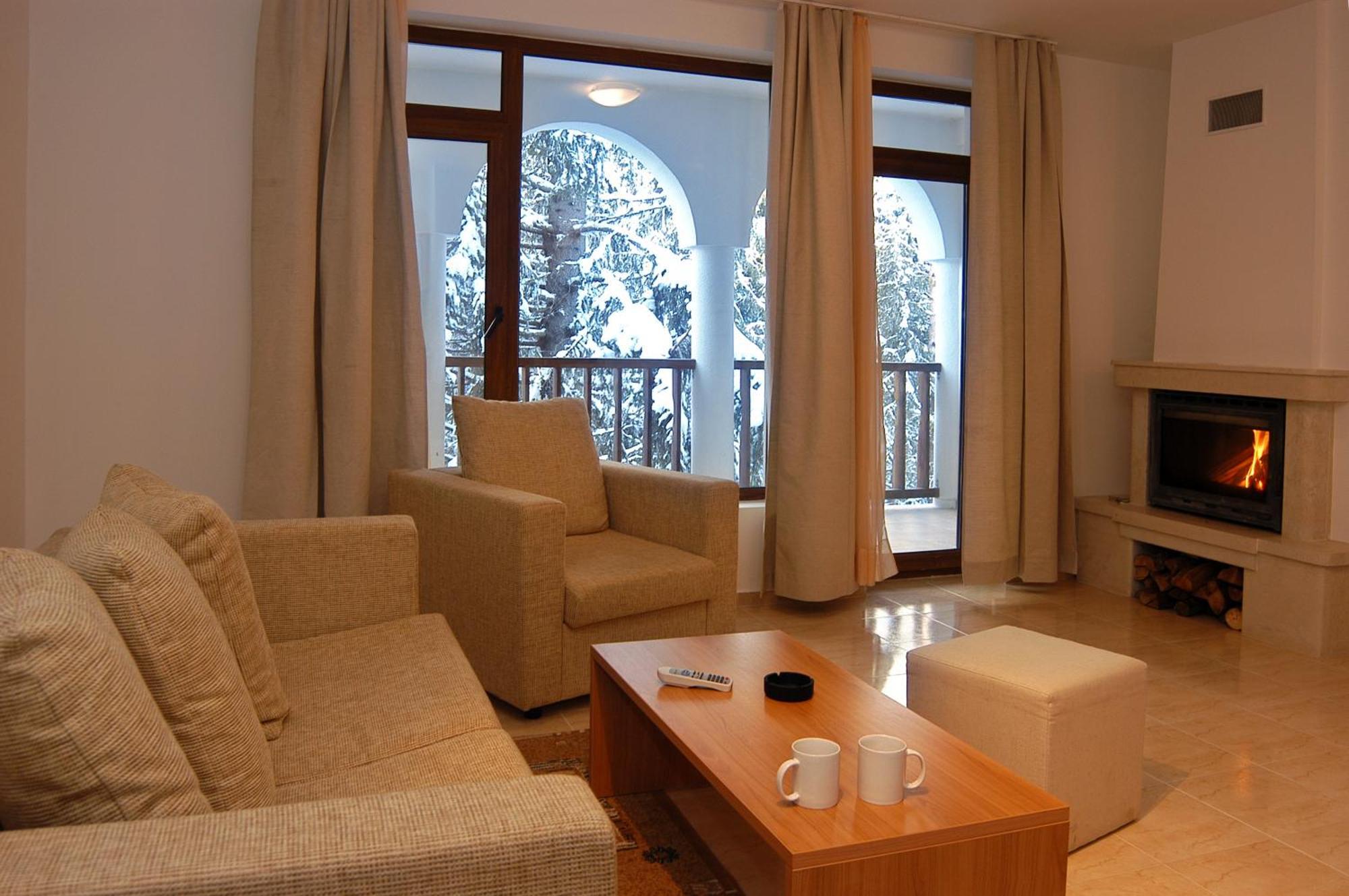 Monastery 2 Aparthotel ปอมโปโรโว ภายนอก รูปภาพ